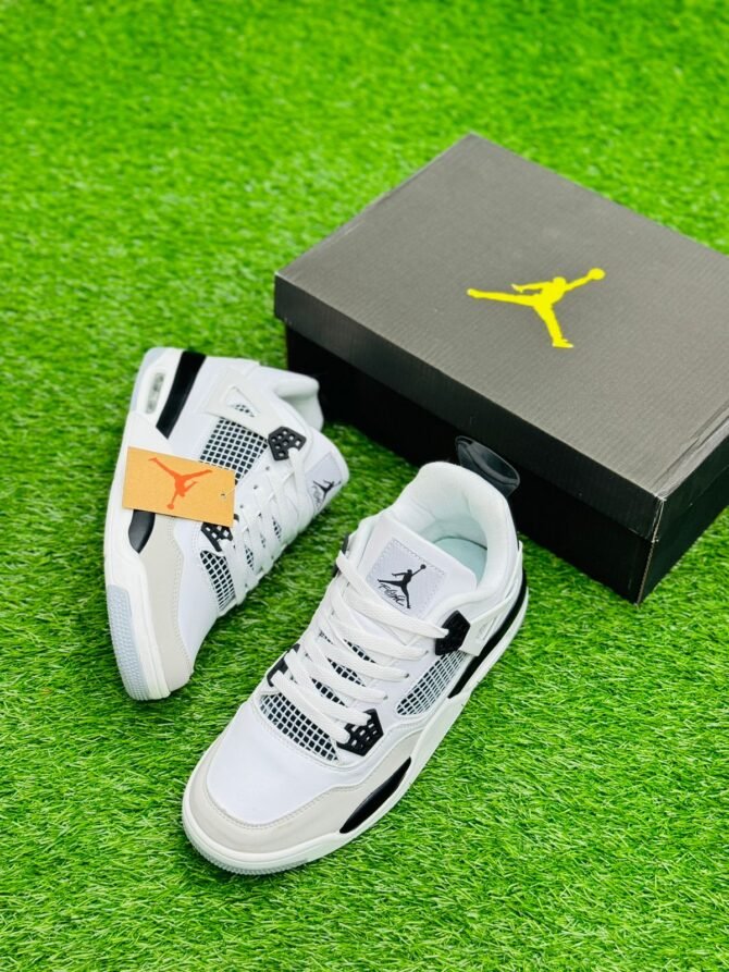 Air Jordan 4 - Military Black