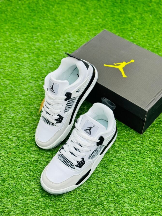 Air Jordan 4 - Military Black