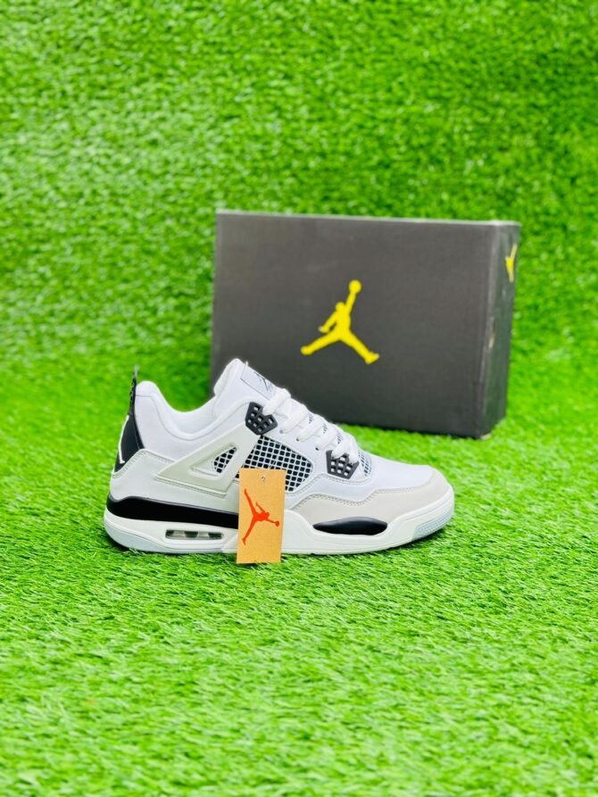 Air Jordan 4 - Military Black